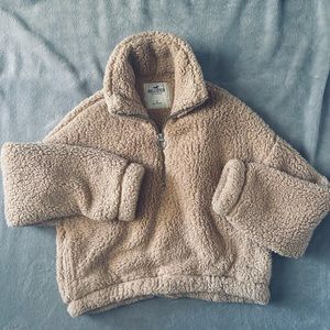 Hollister Sherpa pullover size small